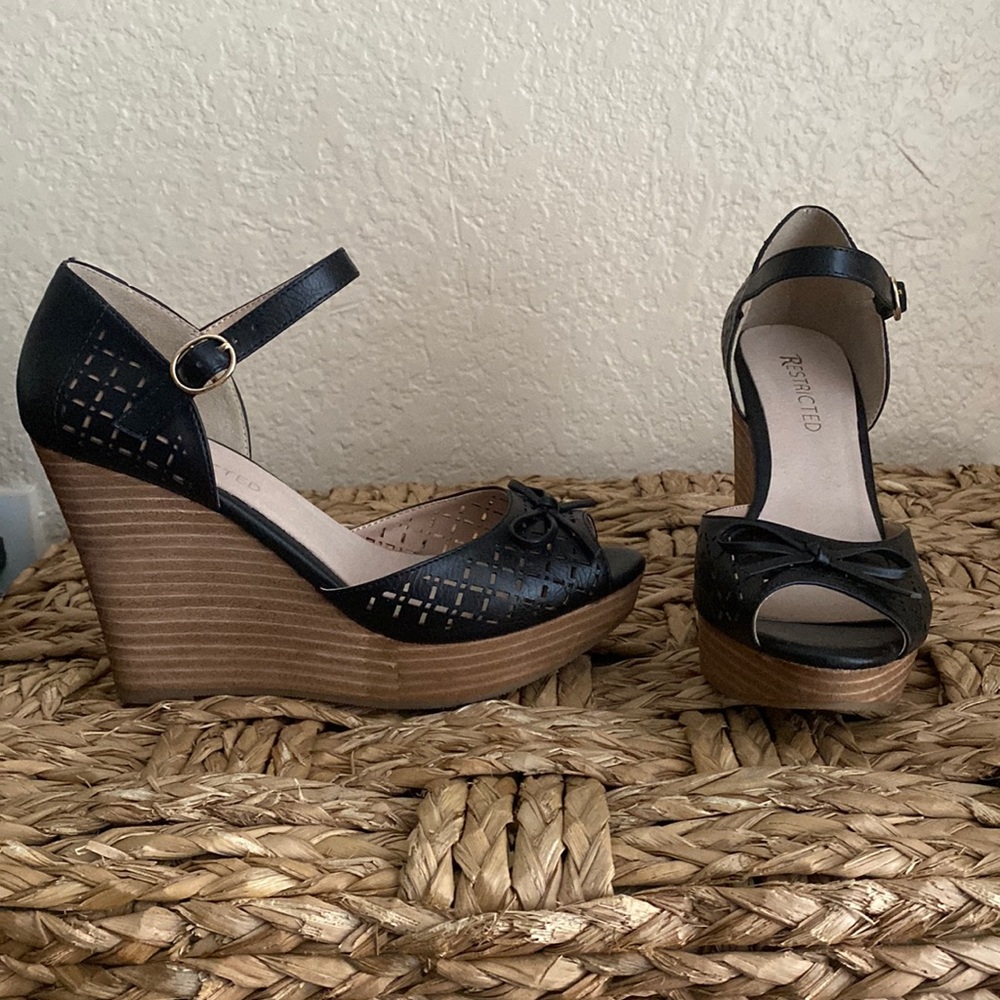 Peep-toe wedge.